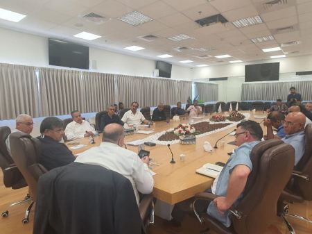 الموحدة تجتمع مع رؤساء السلطات المحلية العرب